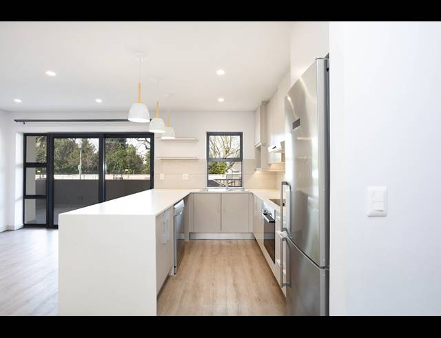 2 BEDROOM APARTMENT FOR SALE IN RONDEBOSCH